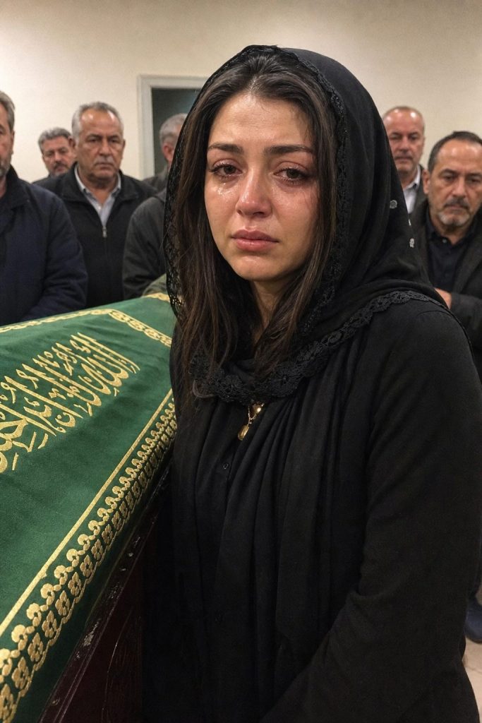 22 yıllık evliliğin ardından, kocam hastane yatağından bir yabancının adını fısıldadı; cenazesinde o kadın yanıma geldi ve “BANA SESSİZ KALMAMI YALVARDI” dedi.