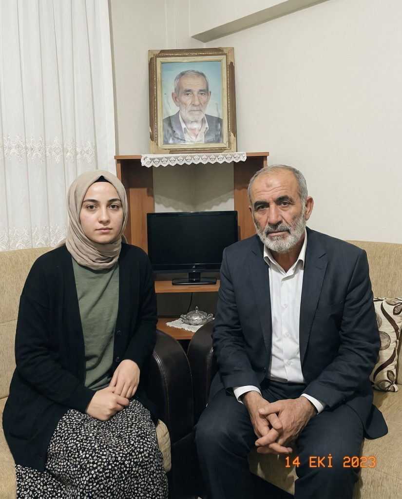 Hastalanan babamı kurtarmak için yaşlı bir adamla evlendim